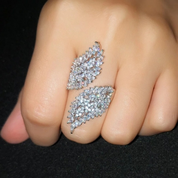 Princess Cut Moissanite Gemstones adjustable Ring - Picture 3 of 3